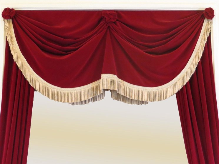 curtain-941716_1920